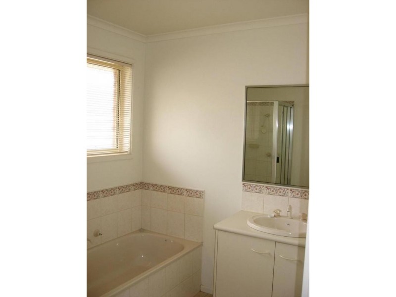 22 Tomkinson Drive, Golden Square VIC 3555