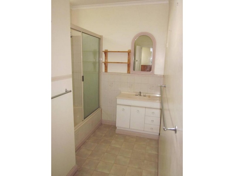 65 McKenzie Street West, Golden Square VIC 3555