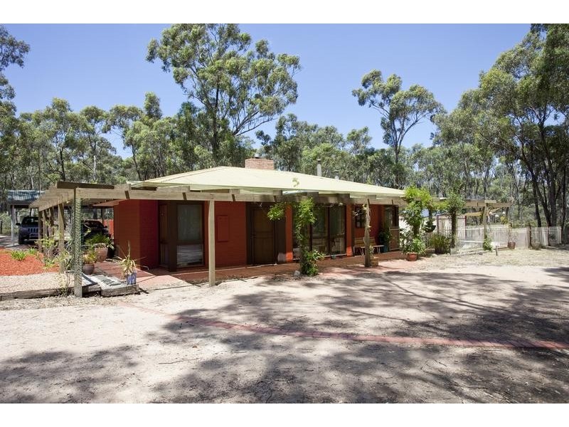 94 Binks Road, Junortoun VIC 3551