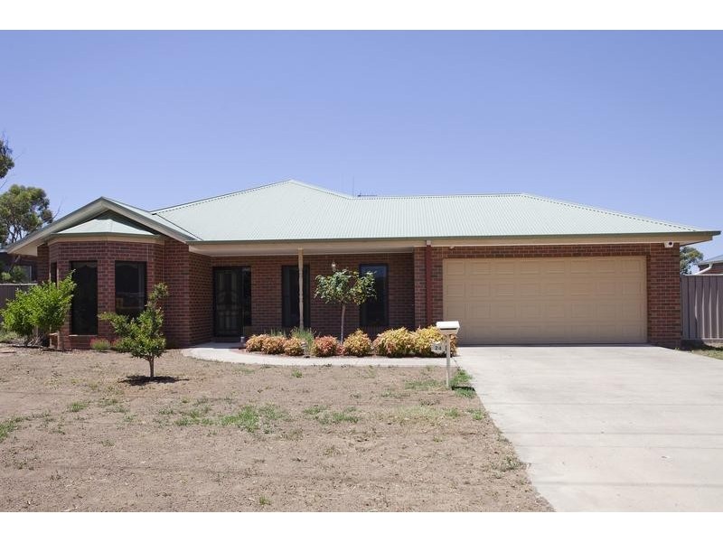 24 Bowles Road, Epsom VIC 3551