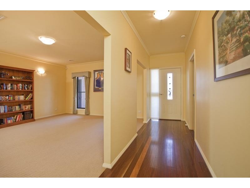 24 Bowles Road, Epsom VIC 3551