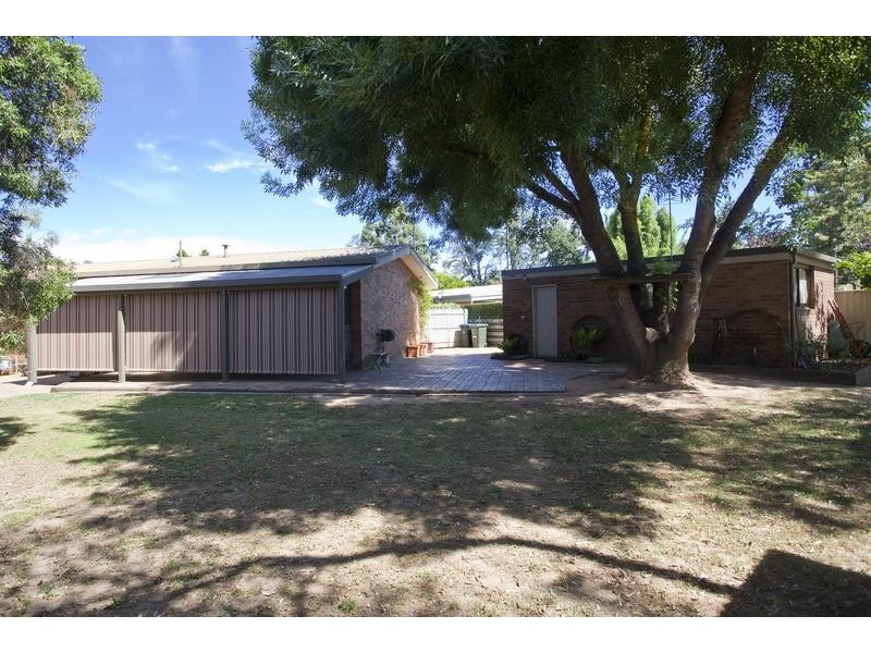 5 Louey Drive, White Hills VIC 3550