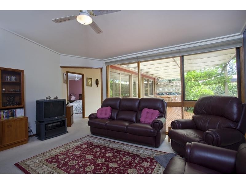 5 Louey Drive, White Hills VIC 3550