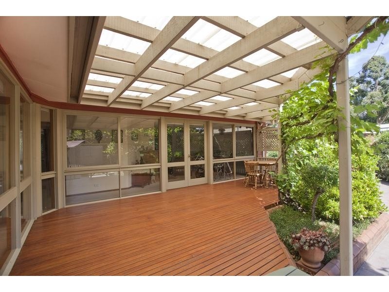 5 Louey Drive, White Hills VIC 3550