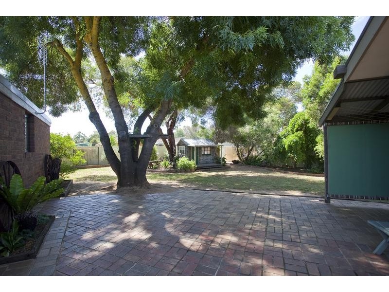 5 Louey Drive, White Hills VIC 3550