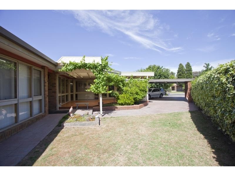 5 Louey Drive, White Hills VIC 3550