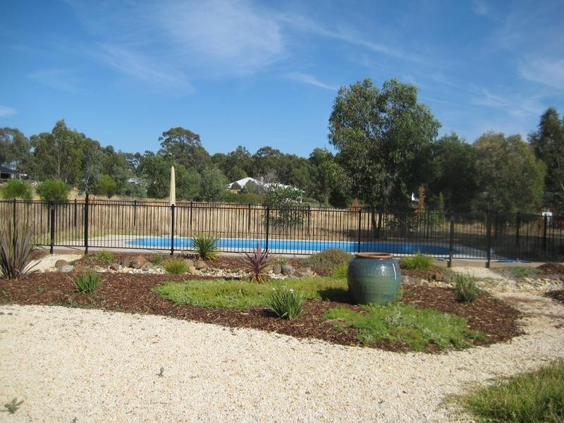 21 McIvor Park Court, Junortoun VIC 3551