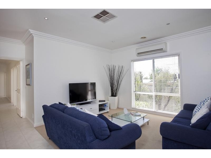 14 Adelle Court, Strathdale VIC 3550