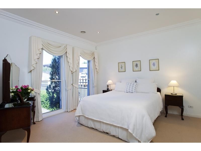 14 Adelle Court, Strathdale VIC 3550