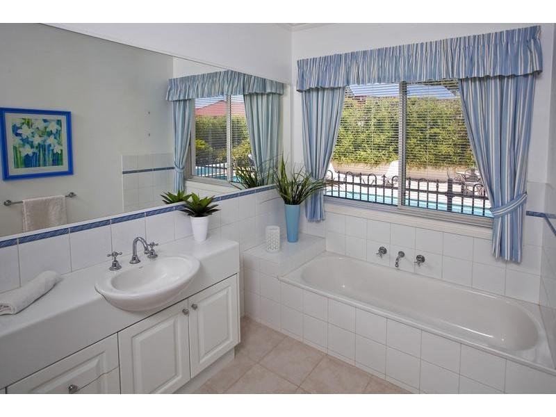 14 Adelle Court, Strathdale VIC 3550