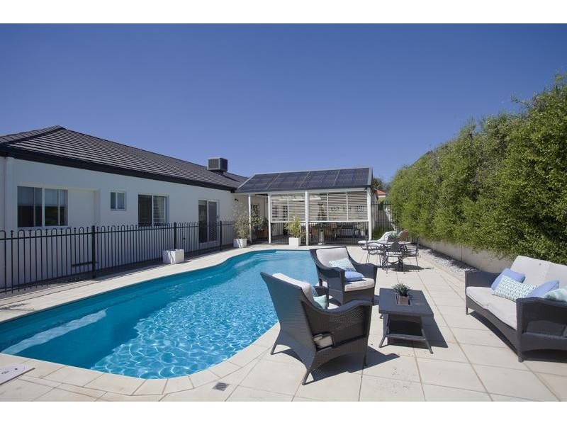 14 Adelle Court, Strathdale VIC 3550