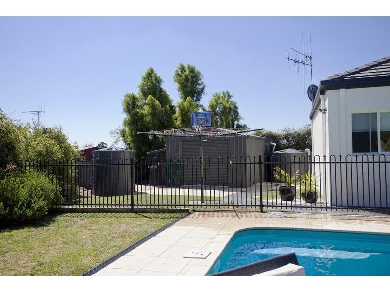 14 Adelle Court, Strathdale VIC 3550