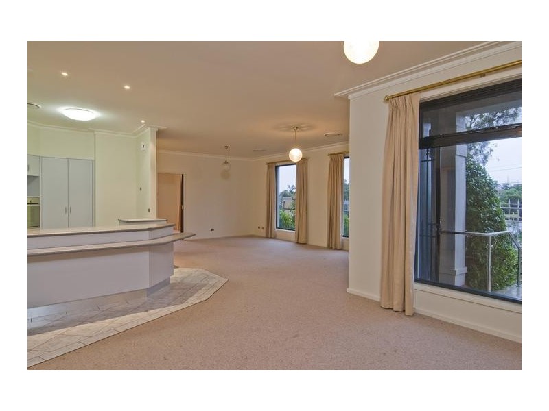 12 Edwards Road, Kennington VIC 3550