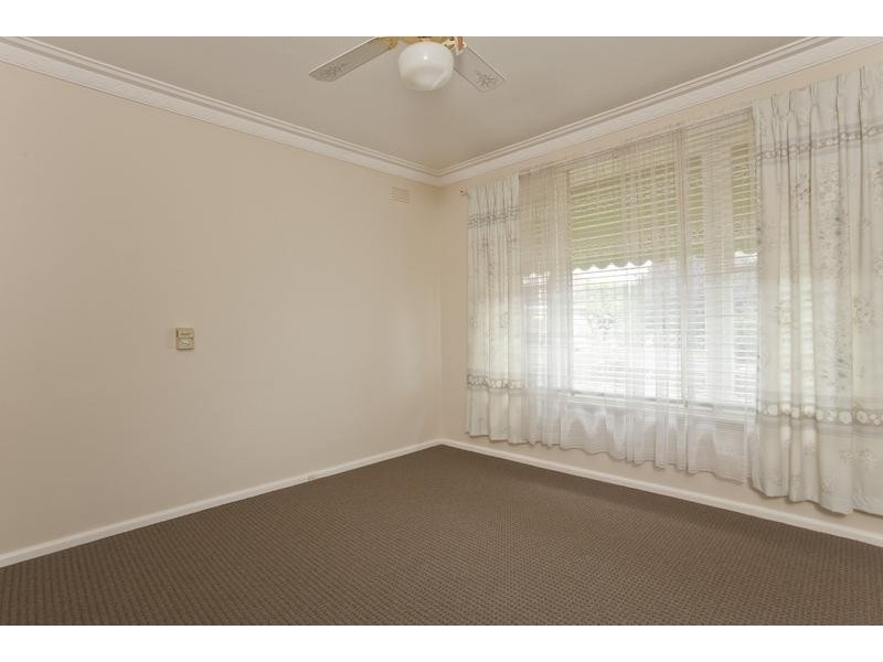 9 Graham Street, Kangaroo Flat VIC 3555