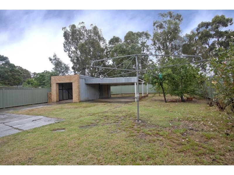 9 Graham Street, Kangaroo Flat VIC 3555