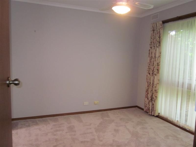 2/5 James Street, Strathdale VIC 3550