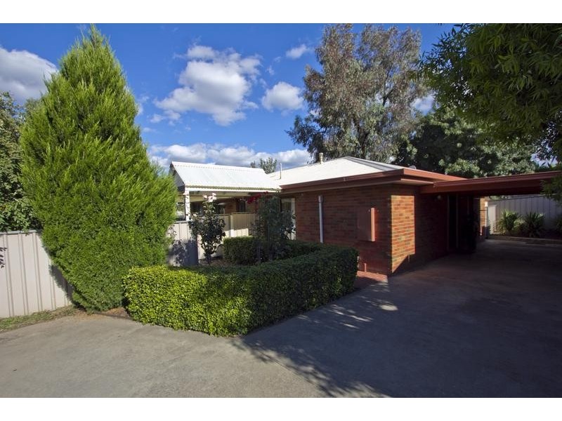 2/50 Putnam Avenue, Strathdale VIC 3550