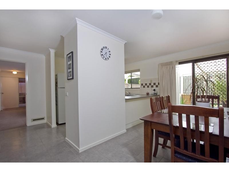 2/50 Putnam Avenue, Strathdale VIC 3550