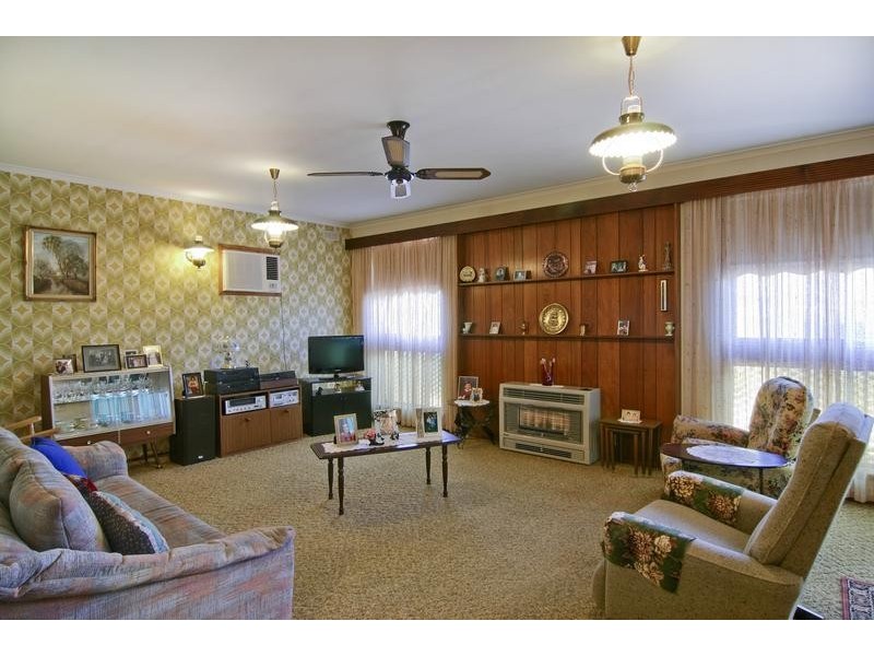 25 Wireless Street, Kangaroo Flat VIC 3555
