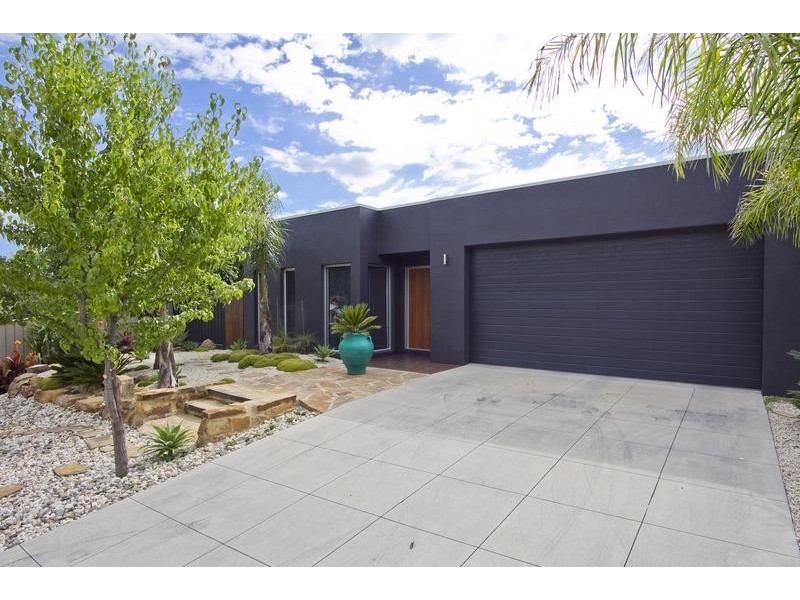 3 The Little Terrace, Kennington VIC 3550