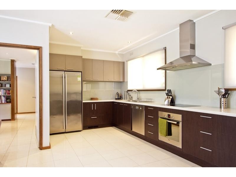 2 Yallambee Drive, Strathdale VIC 3550