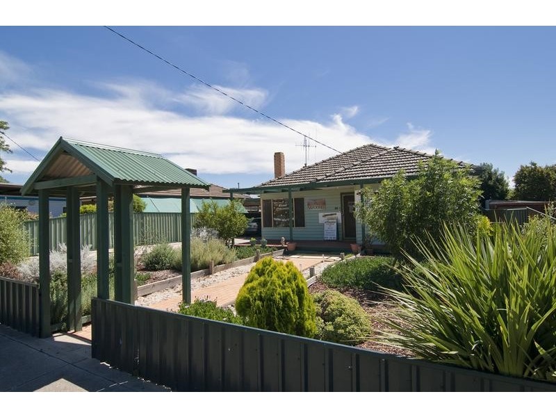 86 Church Street, Kangaroo Flat VIC 3555