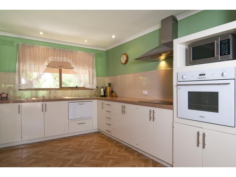 2 Drovers Close, Maiden Gully VIC 3551