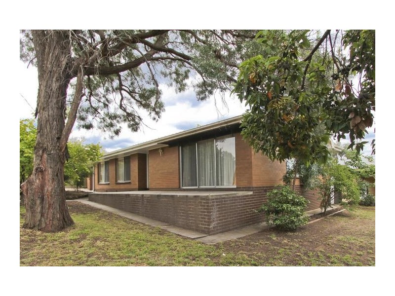 5 Hocking Court, California Gully VIC 3556