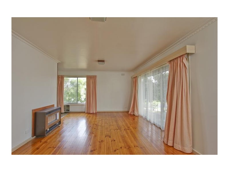 5 Hocking Court, California Gully VIC 3556