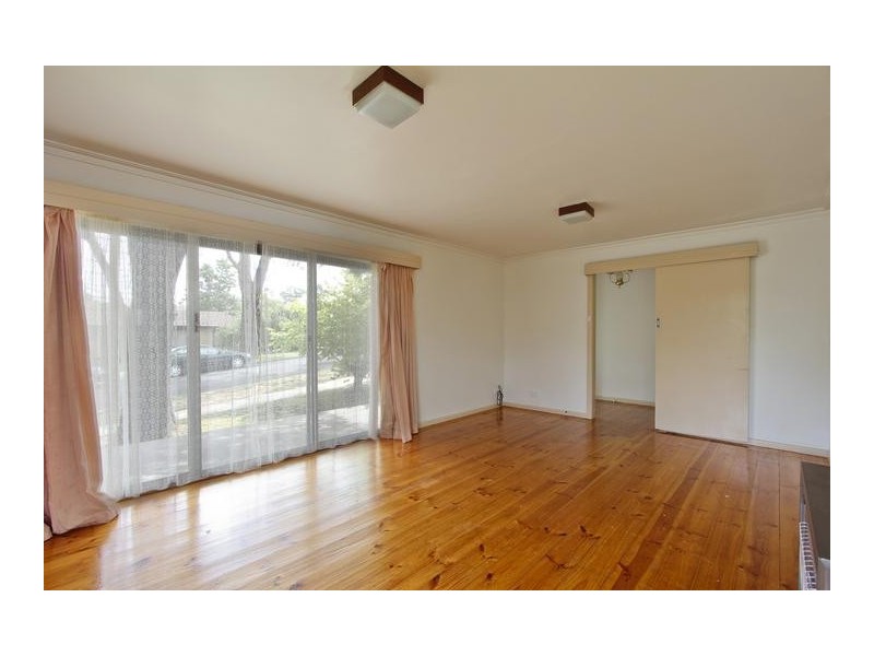 5 Hocking Court, California Gully VIC 3556