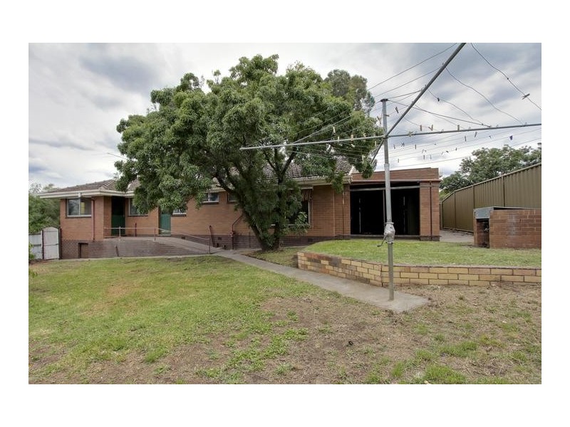 5 Hocking Court, California Gully VIC 3556