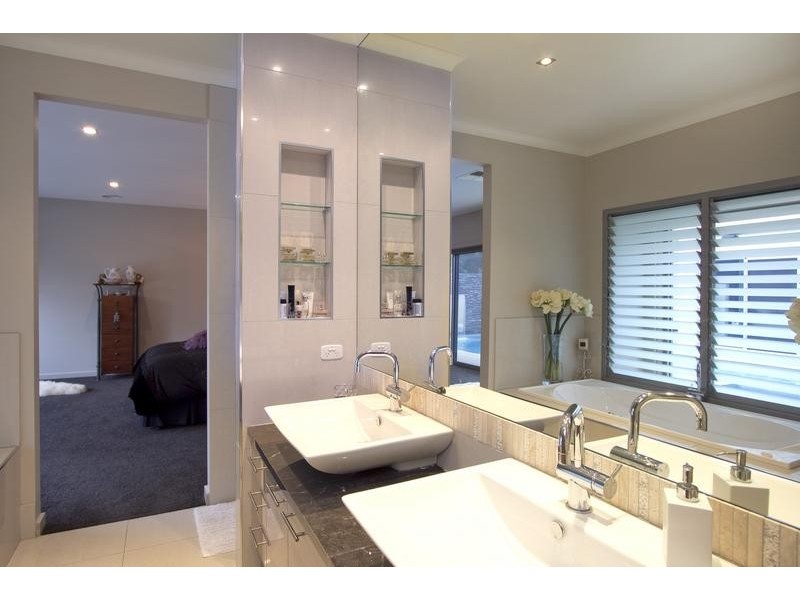 15 Hampshire Place, Strathfieldsaye VIC 3551