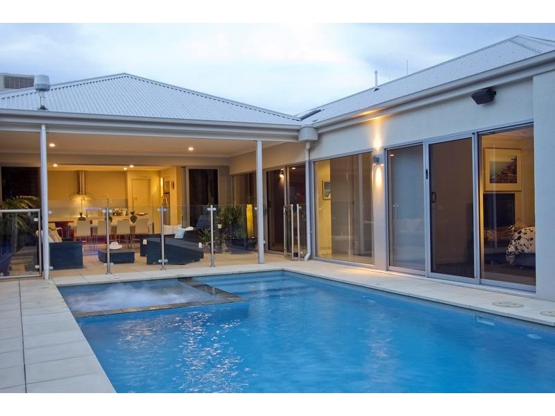 15 Hampshire Place, Strathfieldsaye VIC 3551