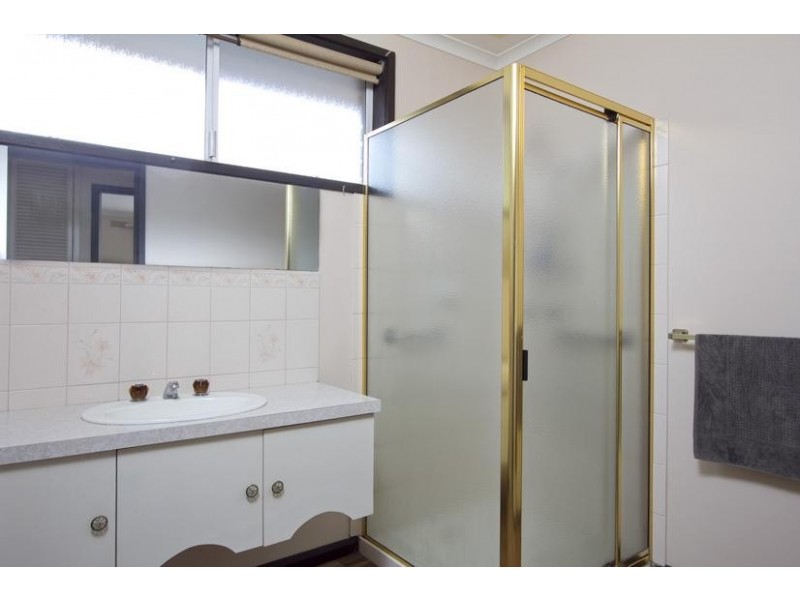 1/105 Neale Street, Flora Hill VIC 3550