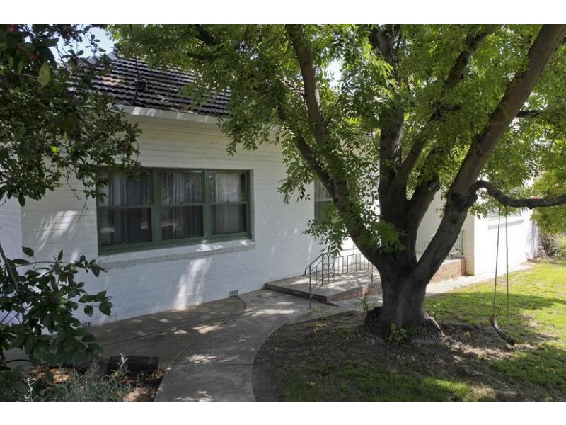 16 Curtin Street, Flora Hill VIC 3550