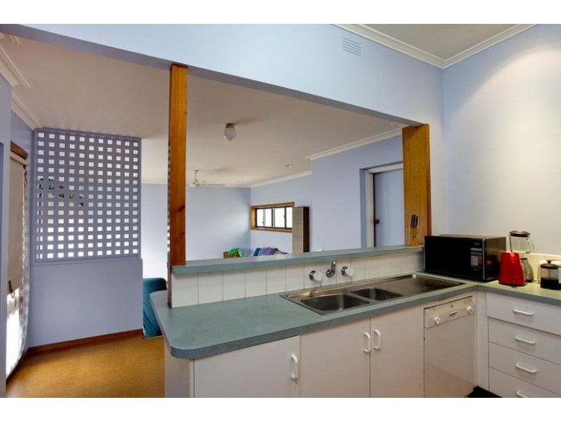 16 Curtin Street, Flora Hill VIC 3550