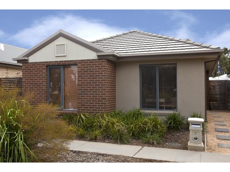 2/4 – 6 Greenview Circuit, Epsom VIC 3551