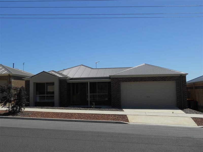 14 Queen Street, Kangaroo Flat VIC 3555