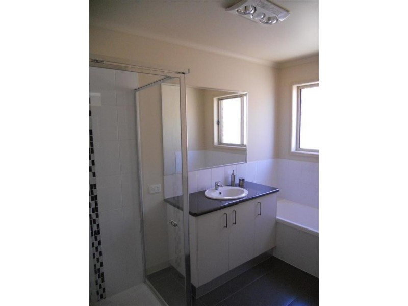 14 Queen Street, Kangaroo Flat VIC 3555