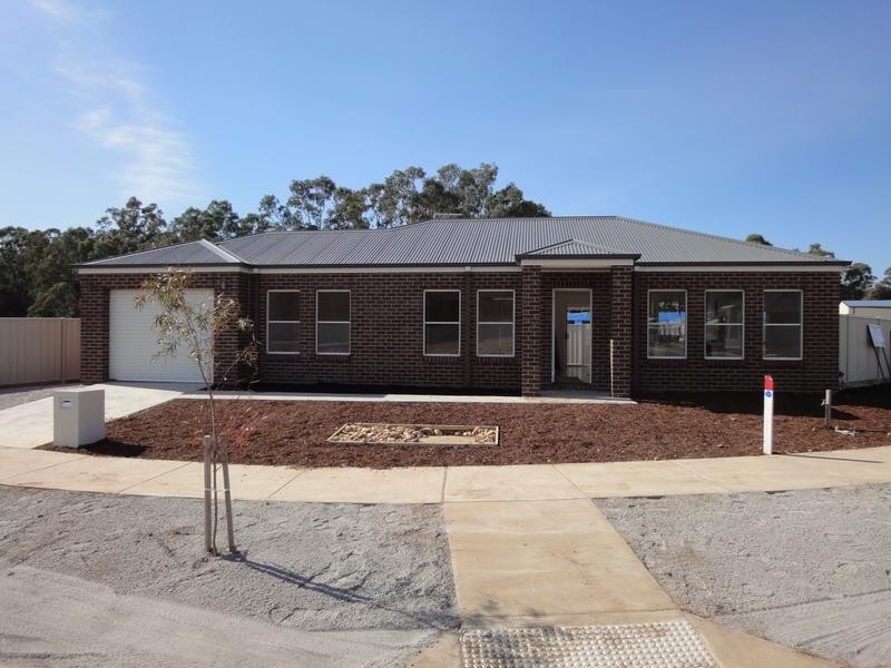 30 Barnett Drive, Kangaroo Flat VIC 3555