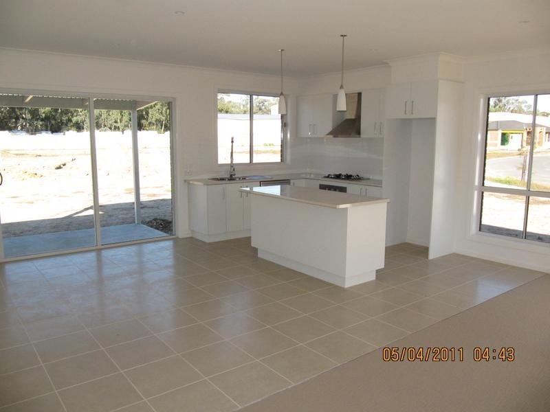 30 Barnett Drive, Kangaroo Flat VIC 3555