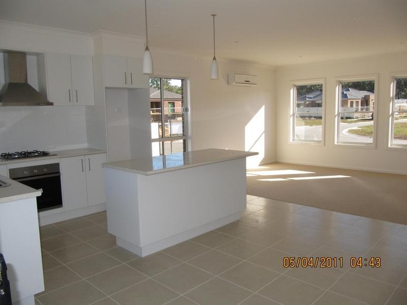 30 Barnett Drive, Kangaroo Flat VIC 3555