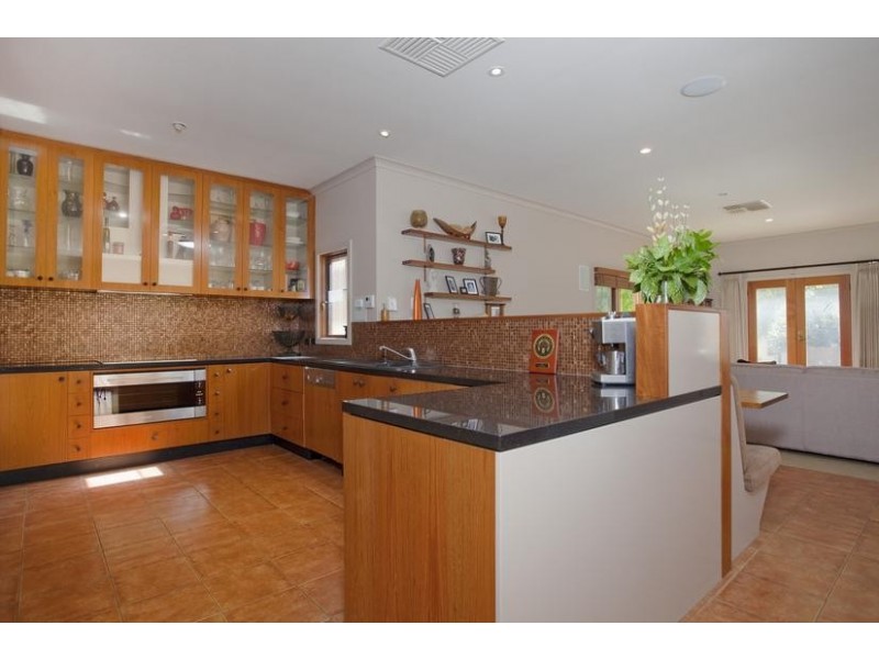 4A Isabella Grove, Strathdale VIC 3550