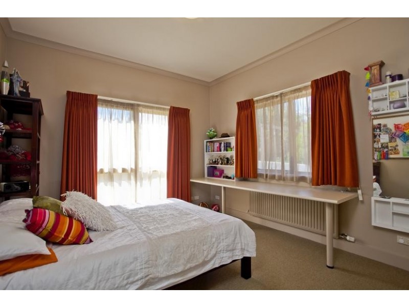 4A Isabella Grove, Strathdale VIC 3550