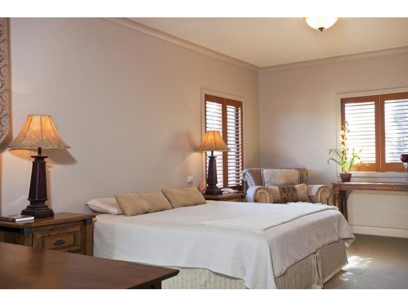 4A Isabella Grove, Strathdale VIC 3550