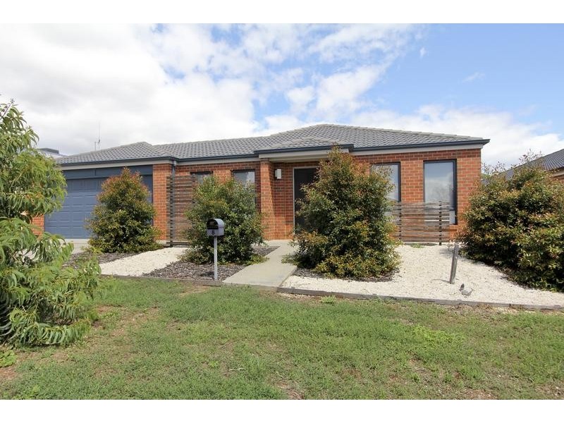 8 Bellbird Drive, Eaglehawk VIC 3556