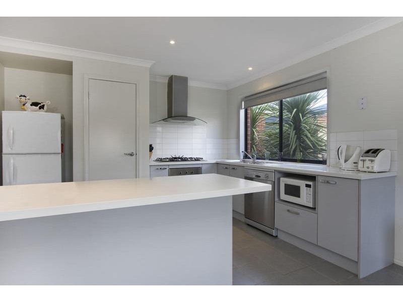 8 Bellbird Drive, Eaglehawk VIC 3556