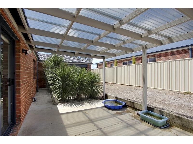 8 Bellbird Drive, Eaglehawk VIC 3556
