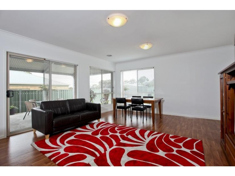 19 St George Park Drive, Kangaroo Flat VIC 3555