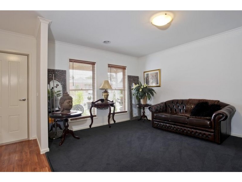 19 St George Park Drive, Kangaroo Flat VIC 3555